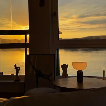 In With Ocean View Appartement Bodø